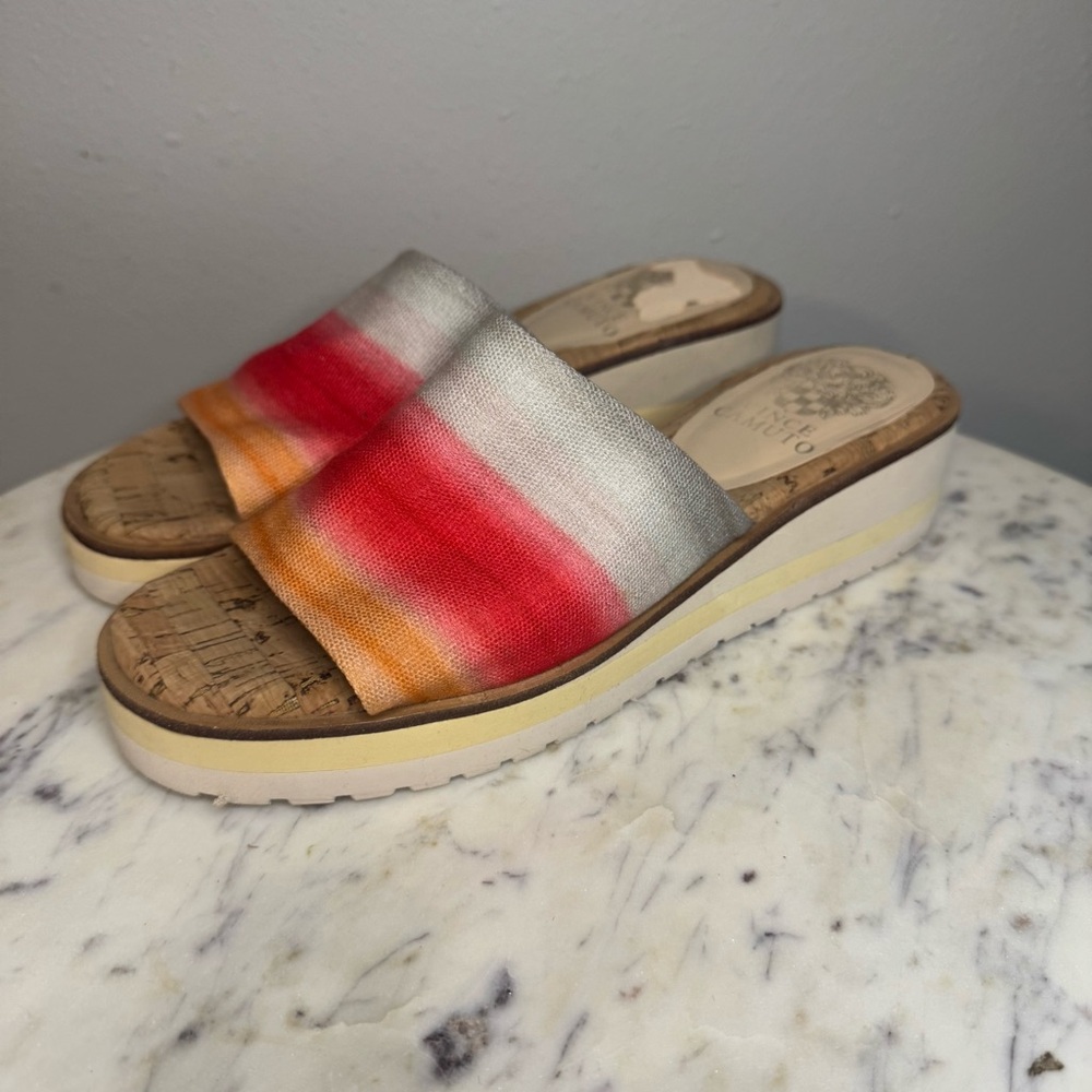 Vince Camuto Vivtina Sandals Size 7
Fabric Upper shoes wedges striped